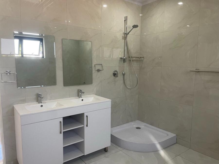 To Let 2 Bedroom Property for Rent in Crofters Valley Western Cape